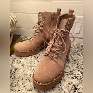 Vince Camuto boot size 8-1/2 - 39